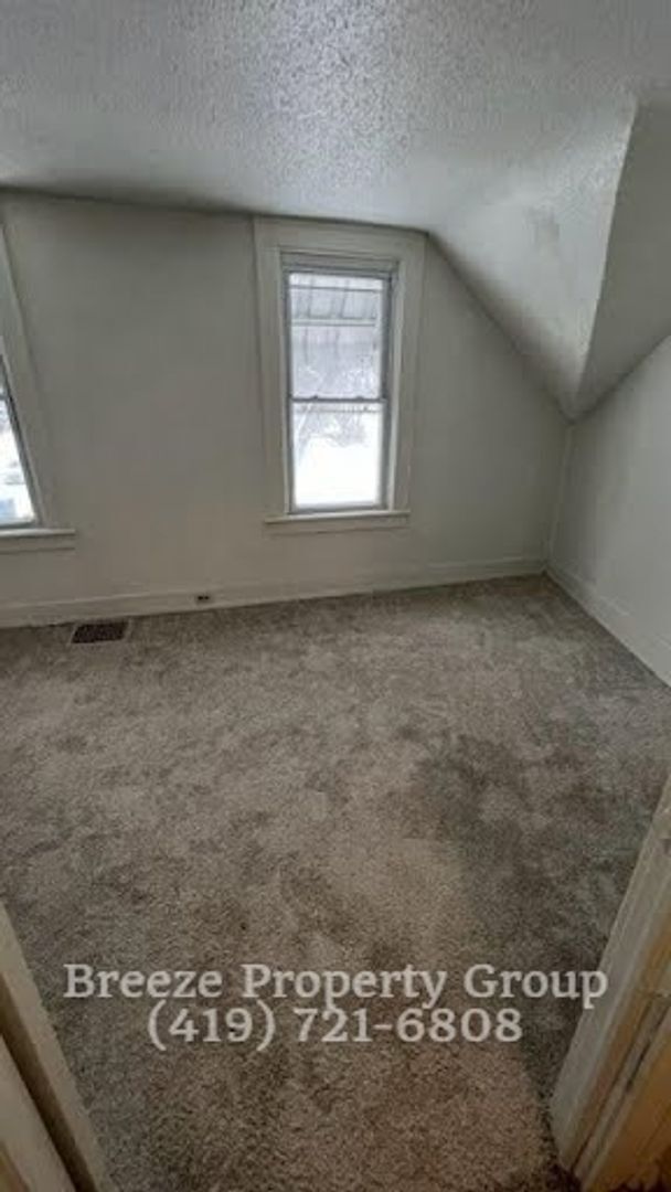 Foto del edificio - 2564 Foraker Ave