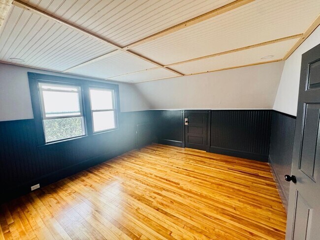 Foto del edificio - 23 Stoneland Rd