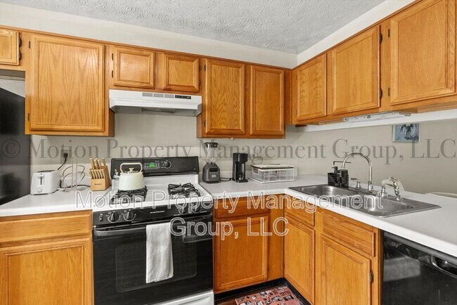 Foto del edificio - 6426 Charter Way
