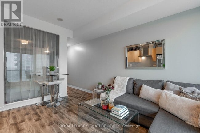 Building Photo - 165 Legion Rd N