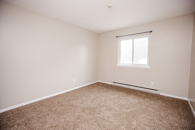 Building Photo - 6730 Hill Avenue