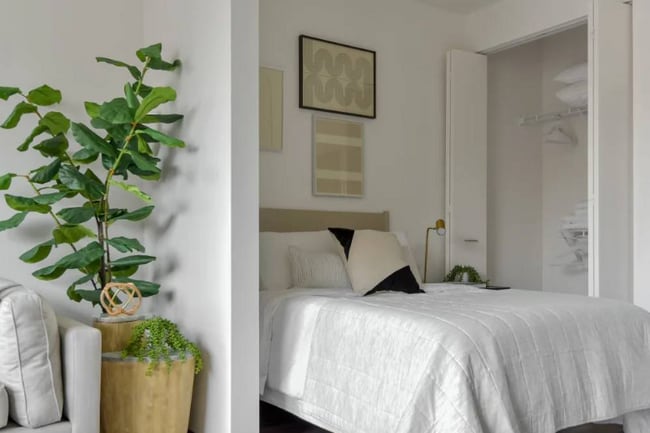 Foto del edificio - 2360 N California Ave