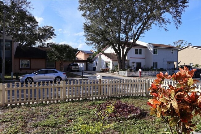Building Photo - 2065 San Sebastian Way N
