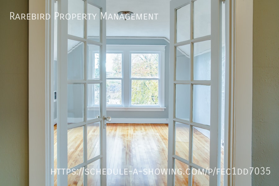 Primary Photo - Stunning 1bd/1bath upstairs unit in N Port...