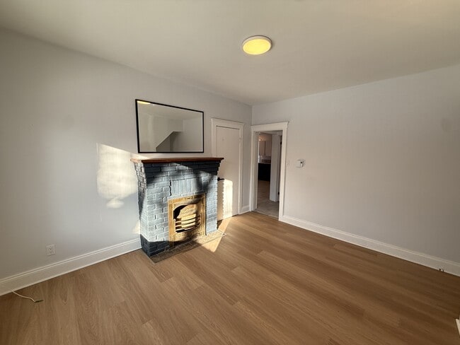 Building Photo - 61 Curry St