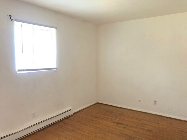 Building Photo - 408 Bosley Ave
