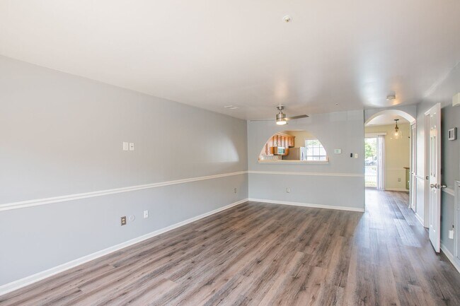 Foto del edificio - Lovely 2 BR/2.5 BA 2-Level Condo in Crofton!