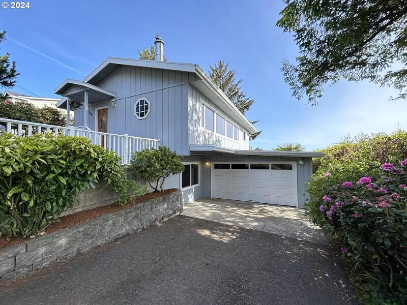 Primary Photo - 6165 Tillamook Ave