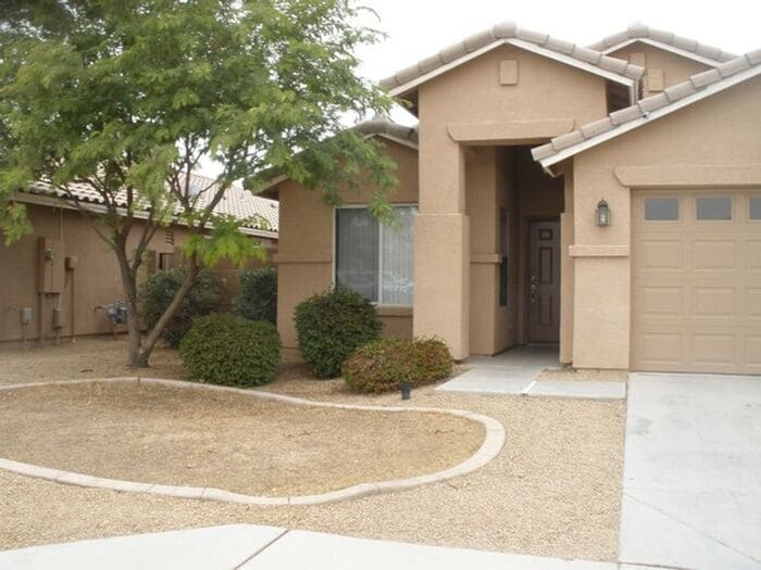 COMING SOON! Bright, Open Floorplan - Close to Freeways - COMING SOON! Bright, Open Floorplan - Close to Freeways