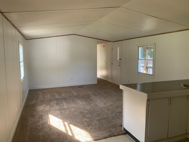 Building Photo - 27 Misty Mountain Way