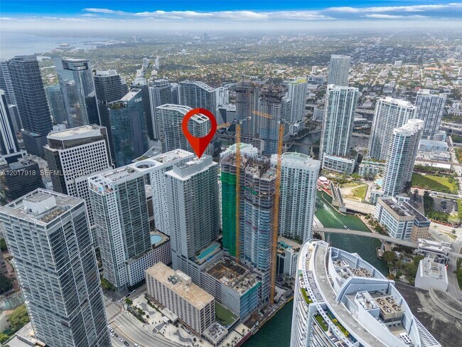 Foto del edificio - 77 SE 5th St