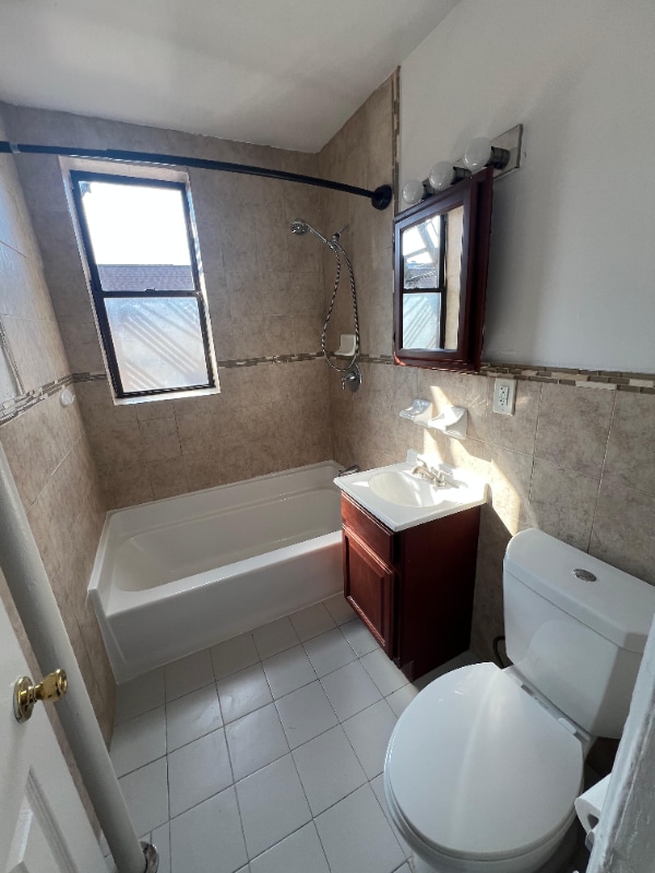 Building Photo - 130 W 47th St