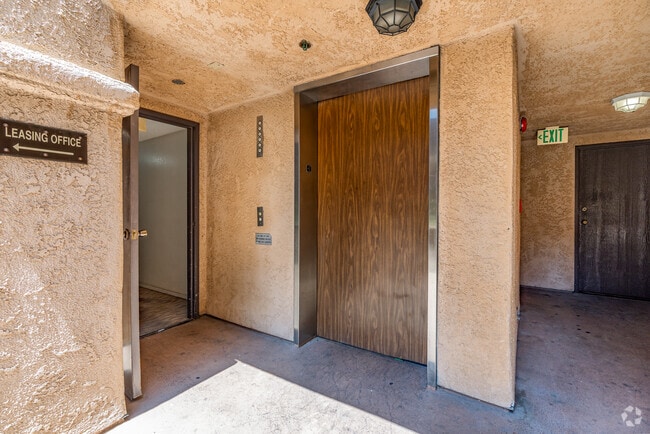 Elevator - Casa Del Riverside Apartments