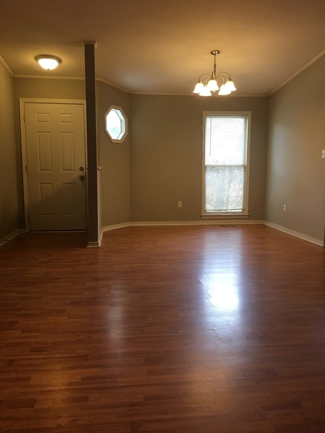 Building Photo - Charming Home in Idelwile Brooke