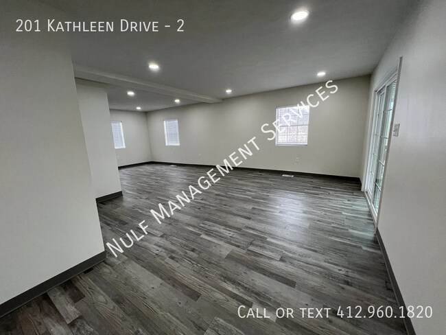 Foto del edificio - 201 Kathleen Dr