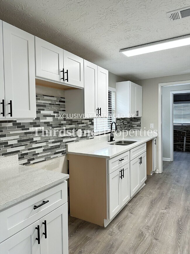 Foto del edificio - 10833 Liscard Rd S
