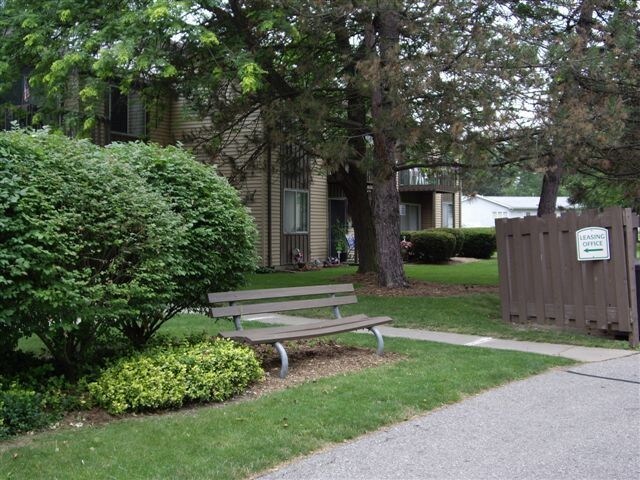 Foto del edificio - 2 br, 1 bath Apartment - Riverview Village...