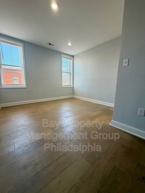 Building Photo - 1247 Snyder Ave