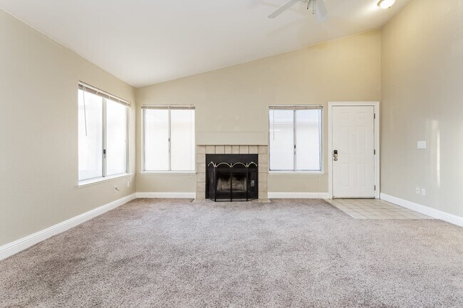 Foto del edificio - 7714 Harvest Woods Dr
