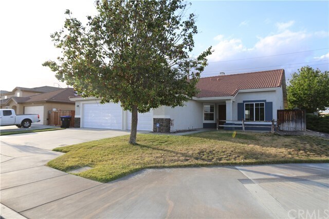 Building Photo - 4450 Rainbow View Way