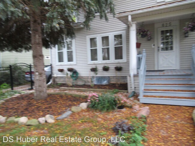 Building Photo - 4 br, 3 bath House - 825 Sparrow Ave