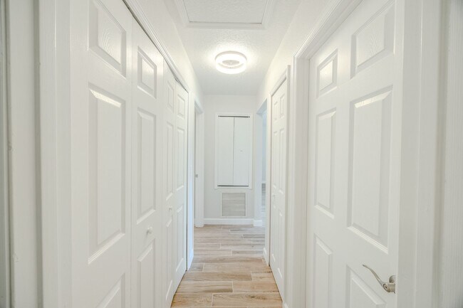Building Photo - Beautifully Remodeled 2-Bed/1-Bath Half Du...