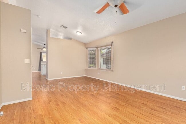 Building Photo - 1120 N Val Vista Dr