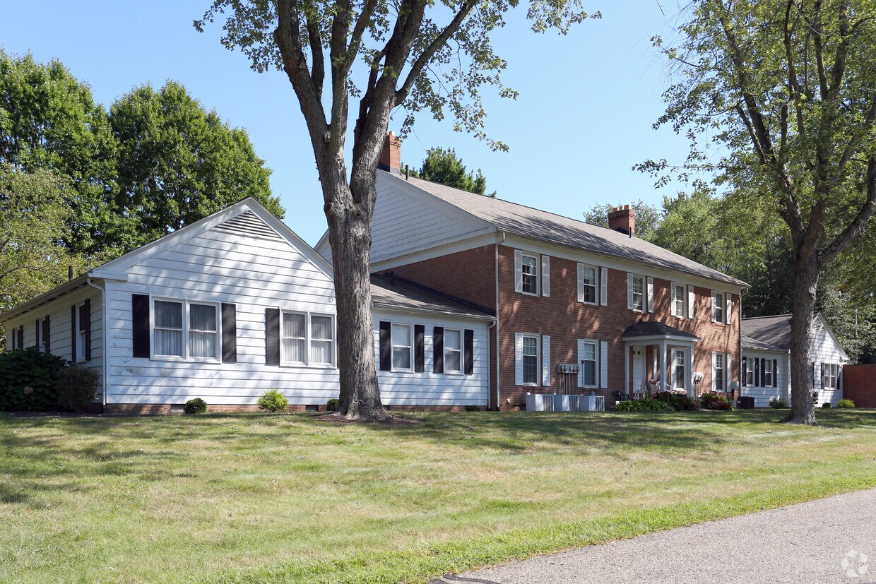 Woodlawn Village Townhomes for Rent Canton, OH