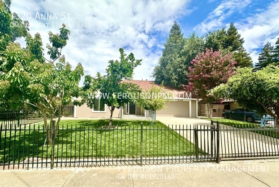 Photo - 1320 Anna St-