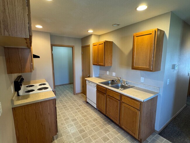 Foto del edificio - 2 Bedroom, 2 Bathroom Duplex in Clever MO