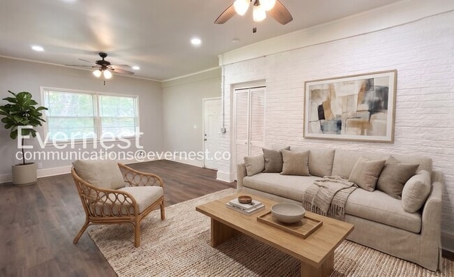 Building Photo - 3250 Cloverwood Dr