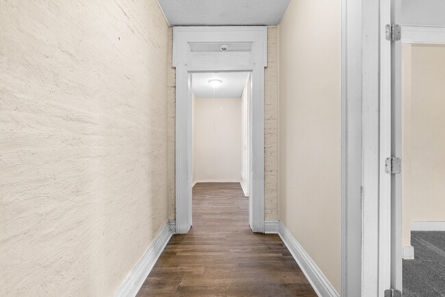 Photo - 1932 W Jefferson St House