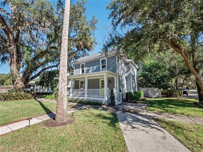Building Photo - 1021 S Elm Ave