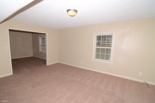 Foto del edificio - 5 br, 3.5 bath House - 5824 WINDERMERE CT