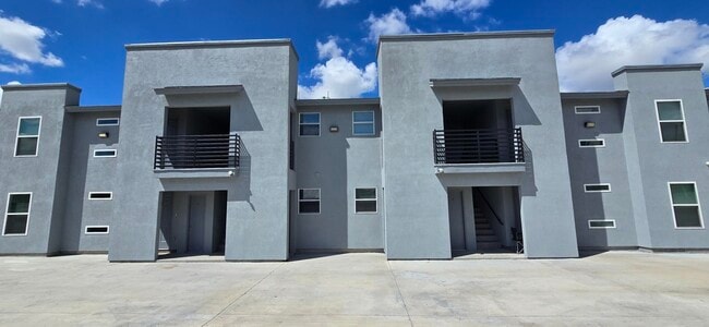 Building Photo - 2103 Napoleon St