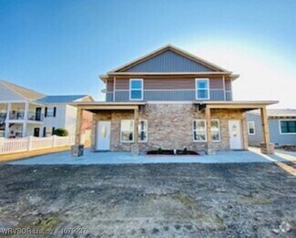 Building Photo - 3417 S 66th St
