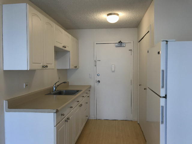 Building Photo - KUHIO AT WAIKIKI studio, sec, A/C, lanai, ...
