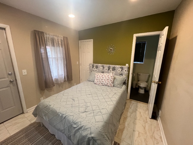 Photo - 342 Nicholson St NE House