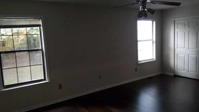 Master bedroom - 1302 Timber Oaks Rd