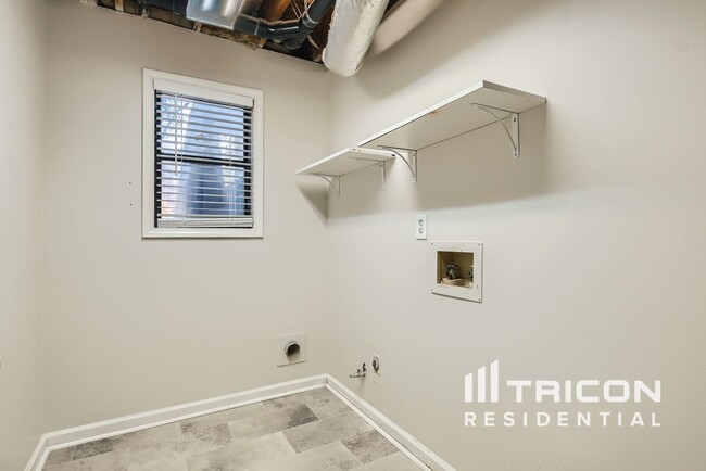 Foto del edificio - 1726 Hickory Grove Way NW