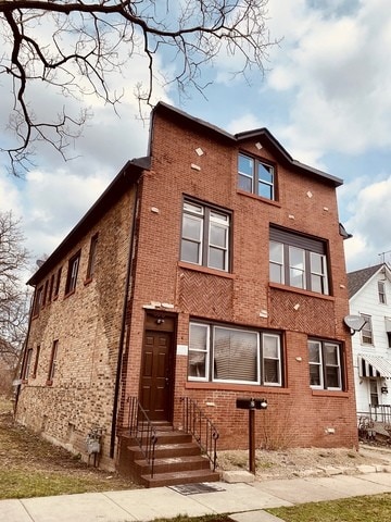 Primary Photo - 538 E 154th Pl