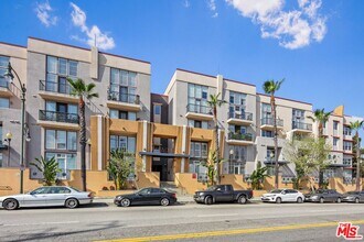 Building Photo - 360 W Ave 26