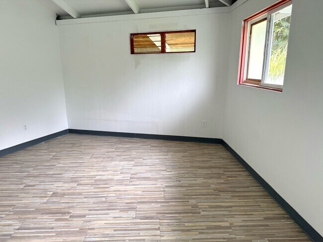 Foto del edificio - 14-3431-3431 Forest Rd