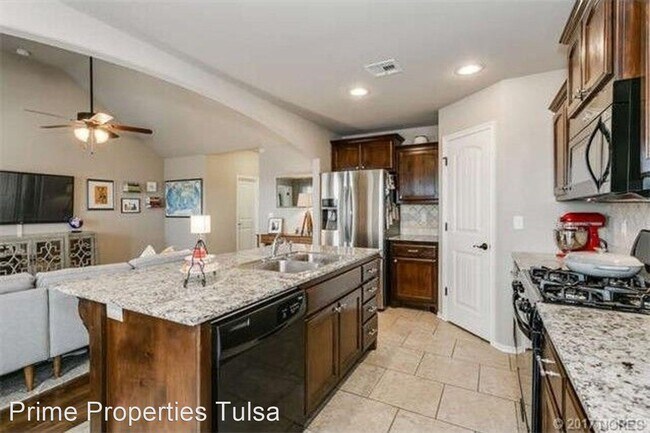 Foto del edificio - 3 br, 2 bath House - 312 S 48th St,