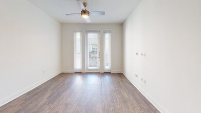 Interior Photo - Savoye
