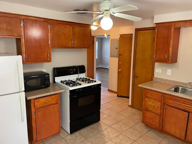 Building Photo - 7134 Riverside Dr