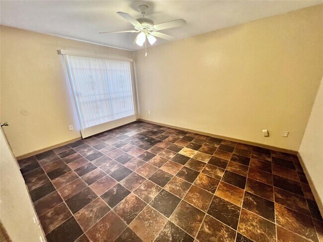 Foto del edificio - 9350 Country Creek St