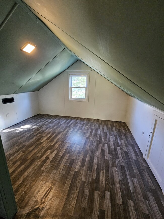 Building Photo - 8444 Hickman Rd