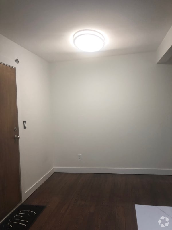 Building Photo - 401 US-22