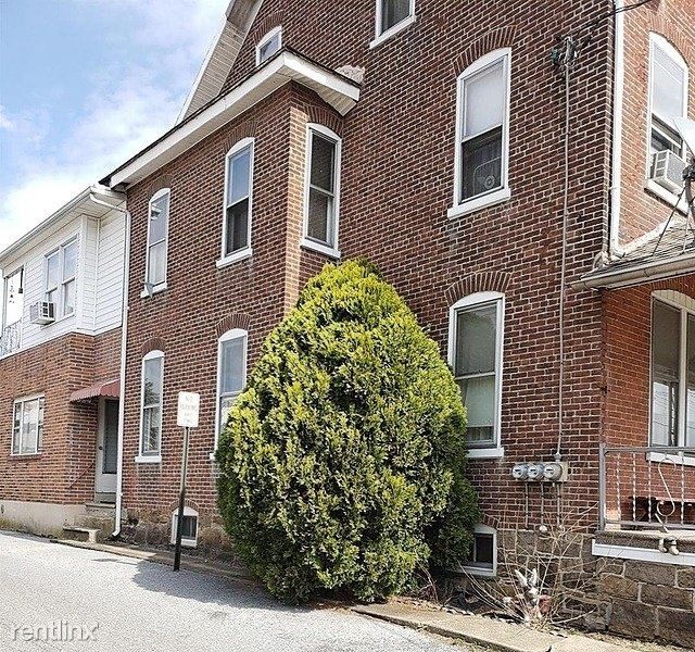 Primary Photo - 523 E Philadelphia Ave